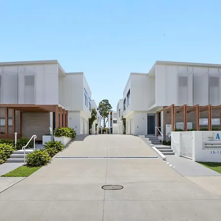 Azure River Side Townhouse Maroochydore Exterior photo
