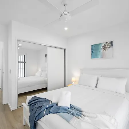 Azure River Side Townhouse Maroochydore Exterior photo