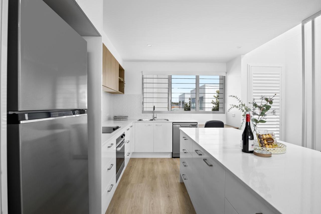 Azure River Side Townhouse Apartment Maroochydore