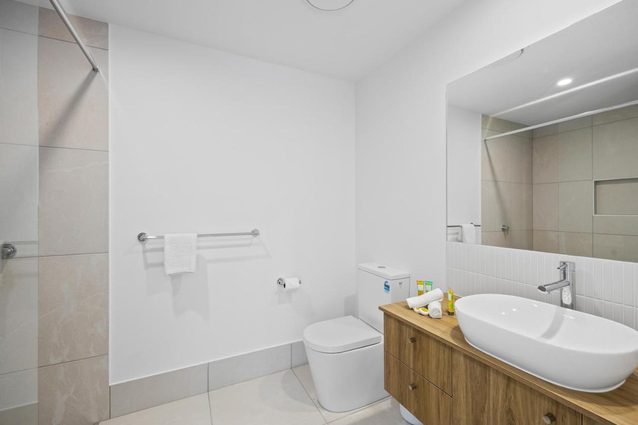 Azure River Side Townhouse Apartment Maroochydore